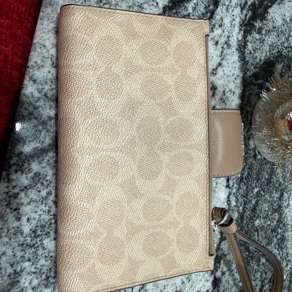 Phone Wallet In Signature Canvas - Picture 7 of 10